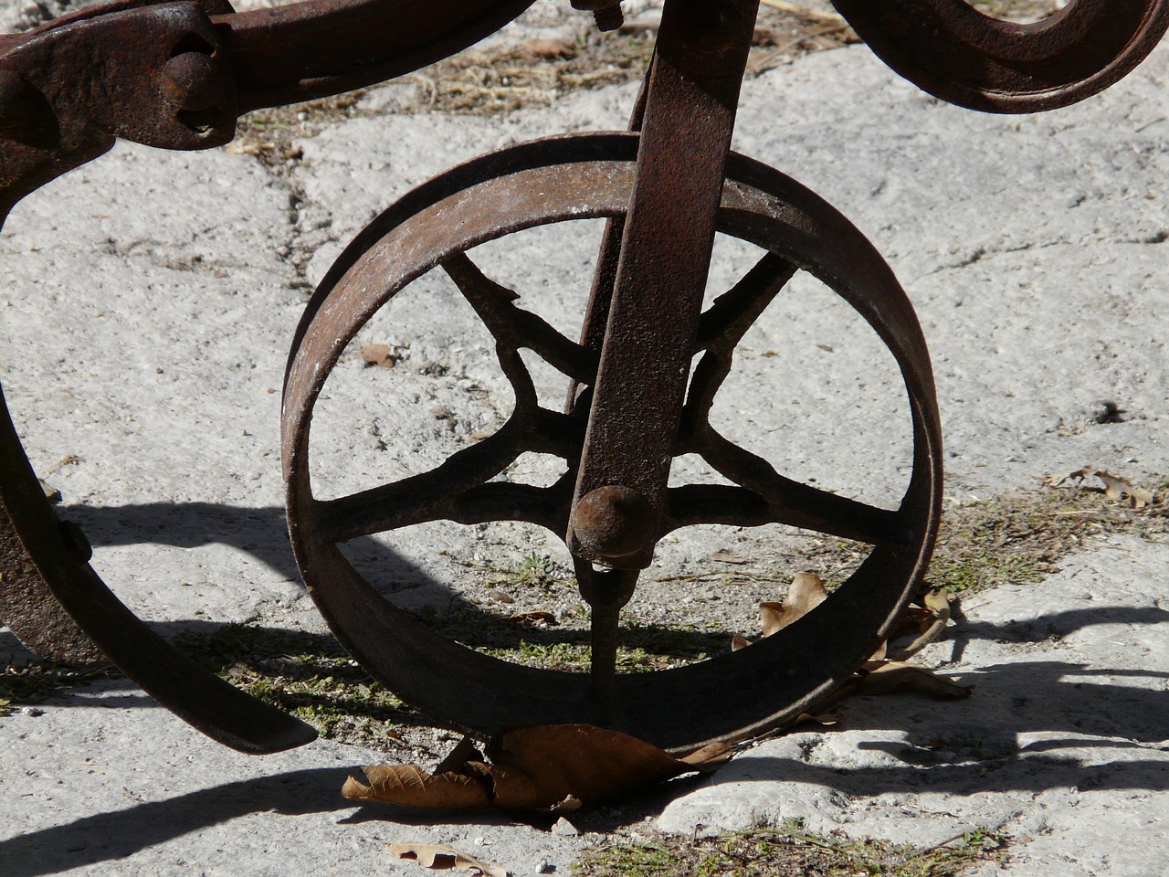 wheel, alloy wheel, metal, roll, axis