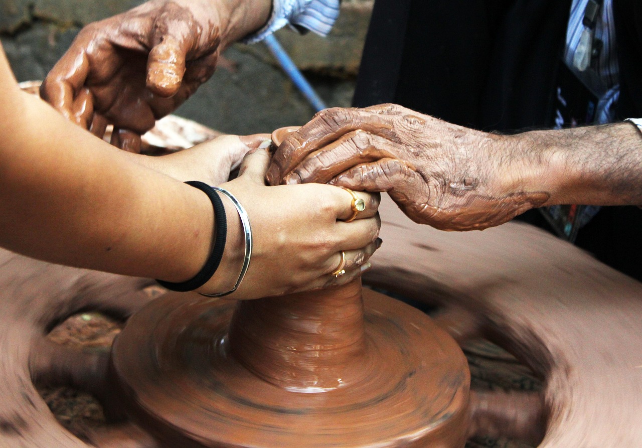 pottery, potter, learning, hands, close, close-up, view, mud, clayware, earthenware, making, traditional, wheel, potter's wheel, moulding, handicraft, craftsman, craftsperson, guidance, brown learning, pottery, pottery, pottery, pottery, pottery, potter, guidance