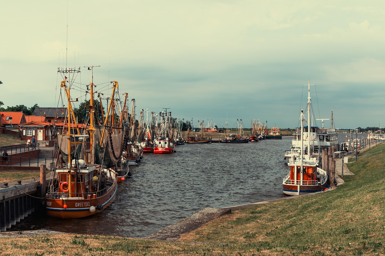 port, boats, fishing boats, water, room clouds, germany, ostfriesland, greetsiel, ship, north sea, fishing port, fishing, nature, crab cutter, cutter, fishing cutter, northern germany